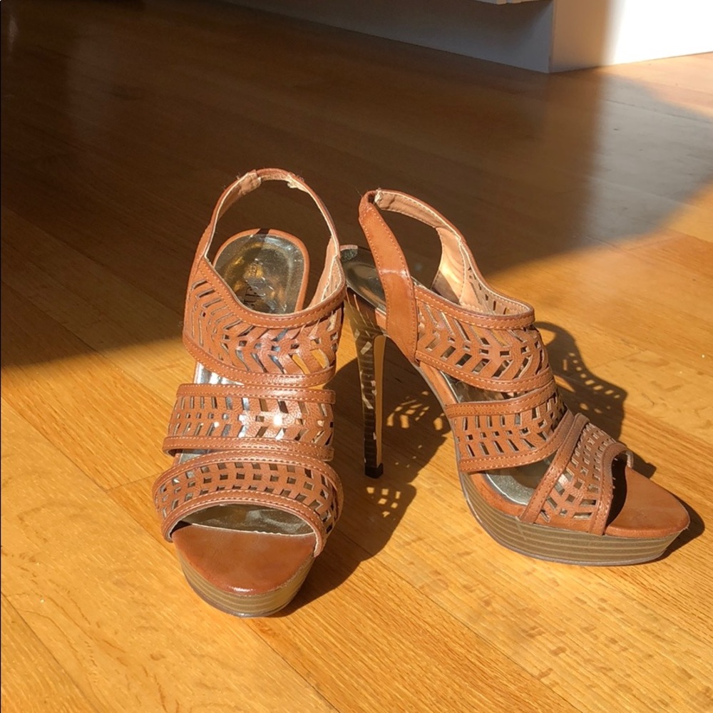 Size 8 high heel sandals chestnut brown